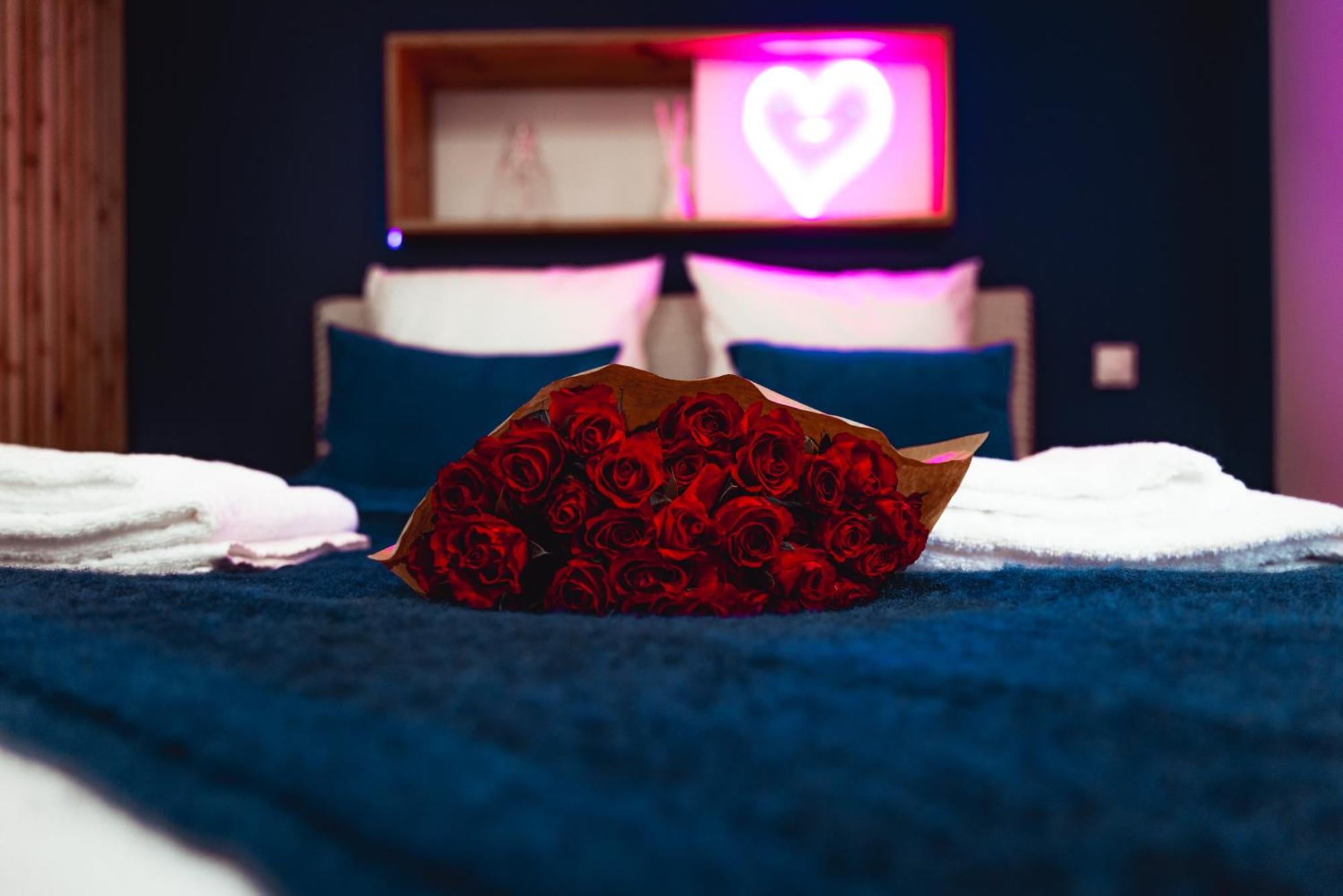 French Klss - Love Room By Prim0 C0Nciergerie Clermont-Ferrand Bagian luar foto