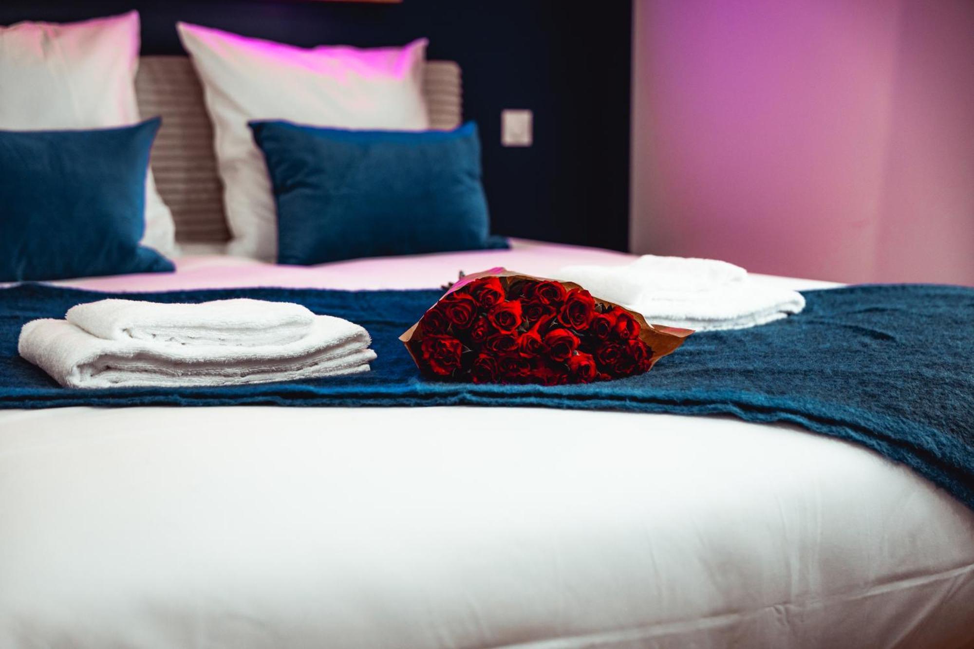 French Klss - Love Room By Prim0 C0Nciergerie Clermont-Ferrand Bagian luar foto